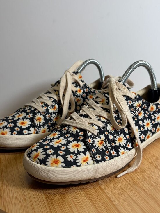 Taos Footwear Shoes - Taos Women 9 White Daisy Floral Star Sneaker Low Profile Lace Up Casual Boho